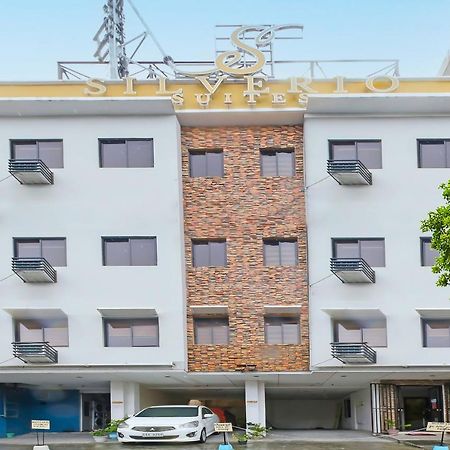 OYO 896 Silverio Suites Manila Exterior foto