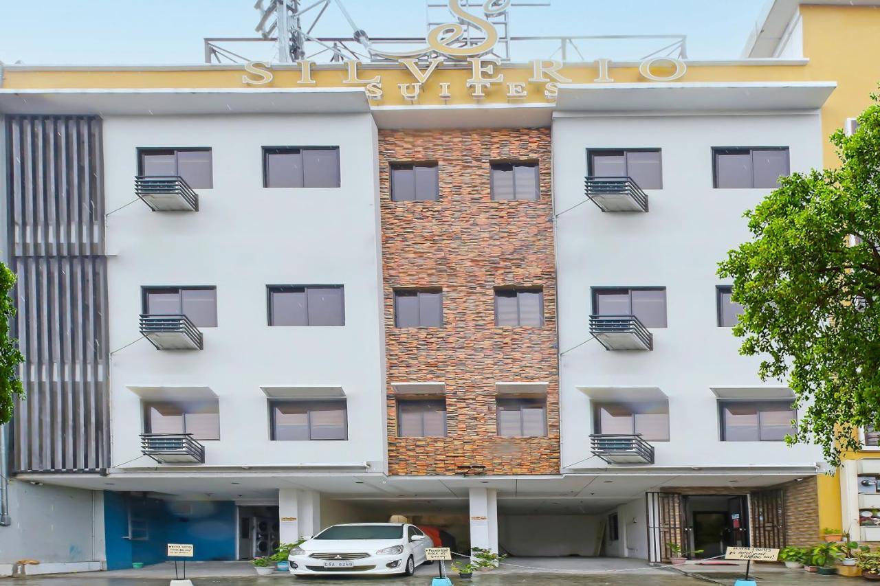 OYO 896 Silverio Suites Manila Exterior foto