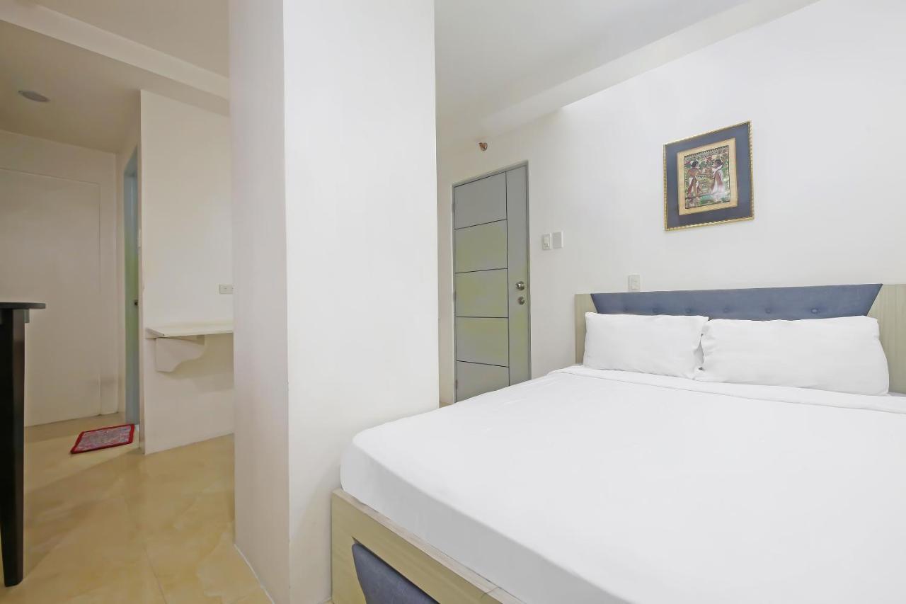 OYO 896 Silverio Suites Manila Exterior foto