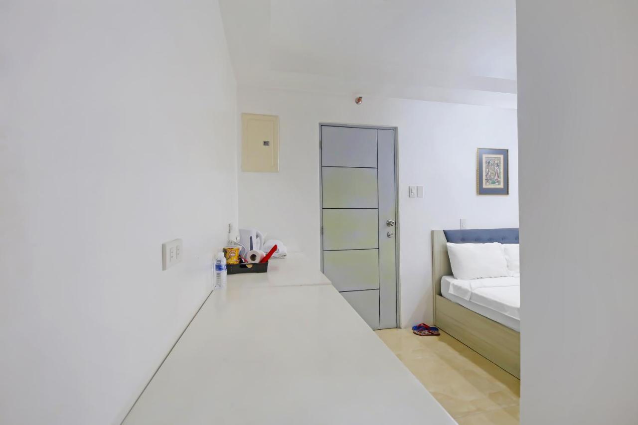 OYO 896 Silverio Suites Manila Exterior foto
